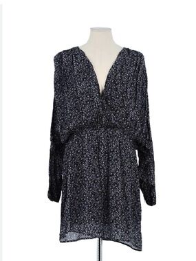 American Vintage Black Floral V-Neck Dress with white Gray Flowers NWT short